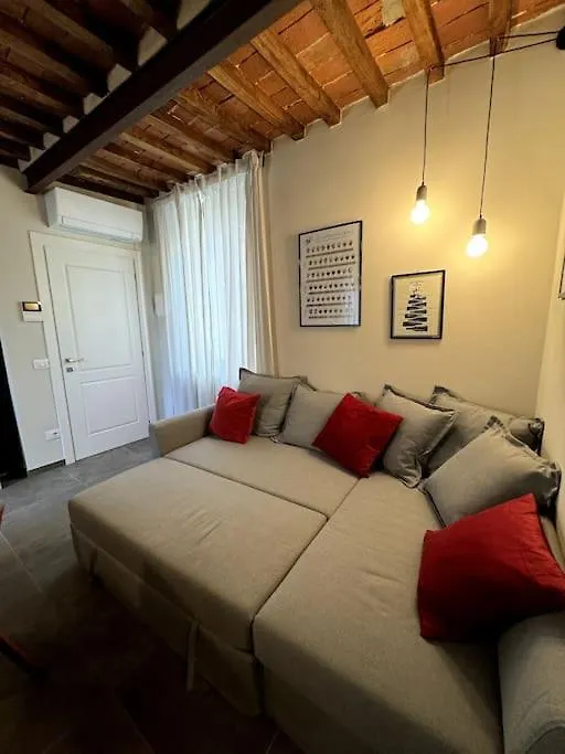Apartment Chicca Nel Cuore Di Pietrasanta Italy